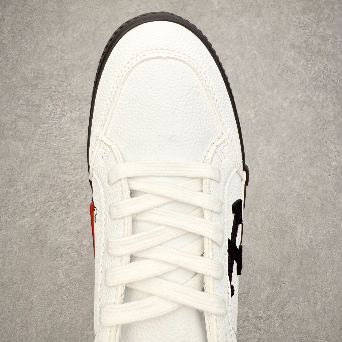 Off-White Low-Top Sneaker White/Black/Red