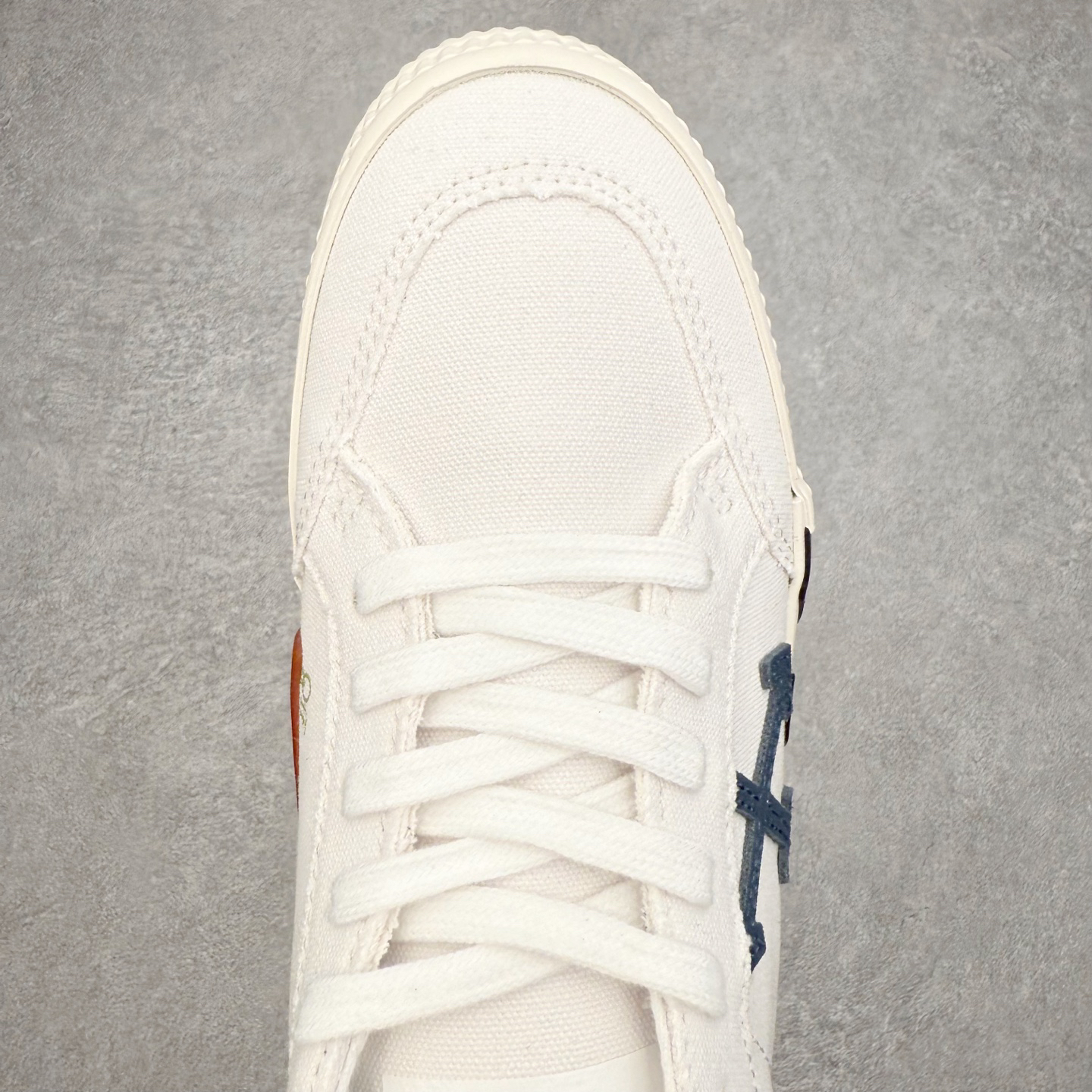 Off-White Low-Top Sneakers White