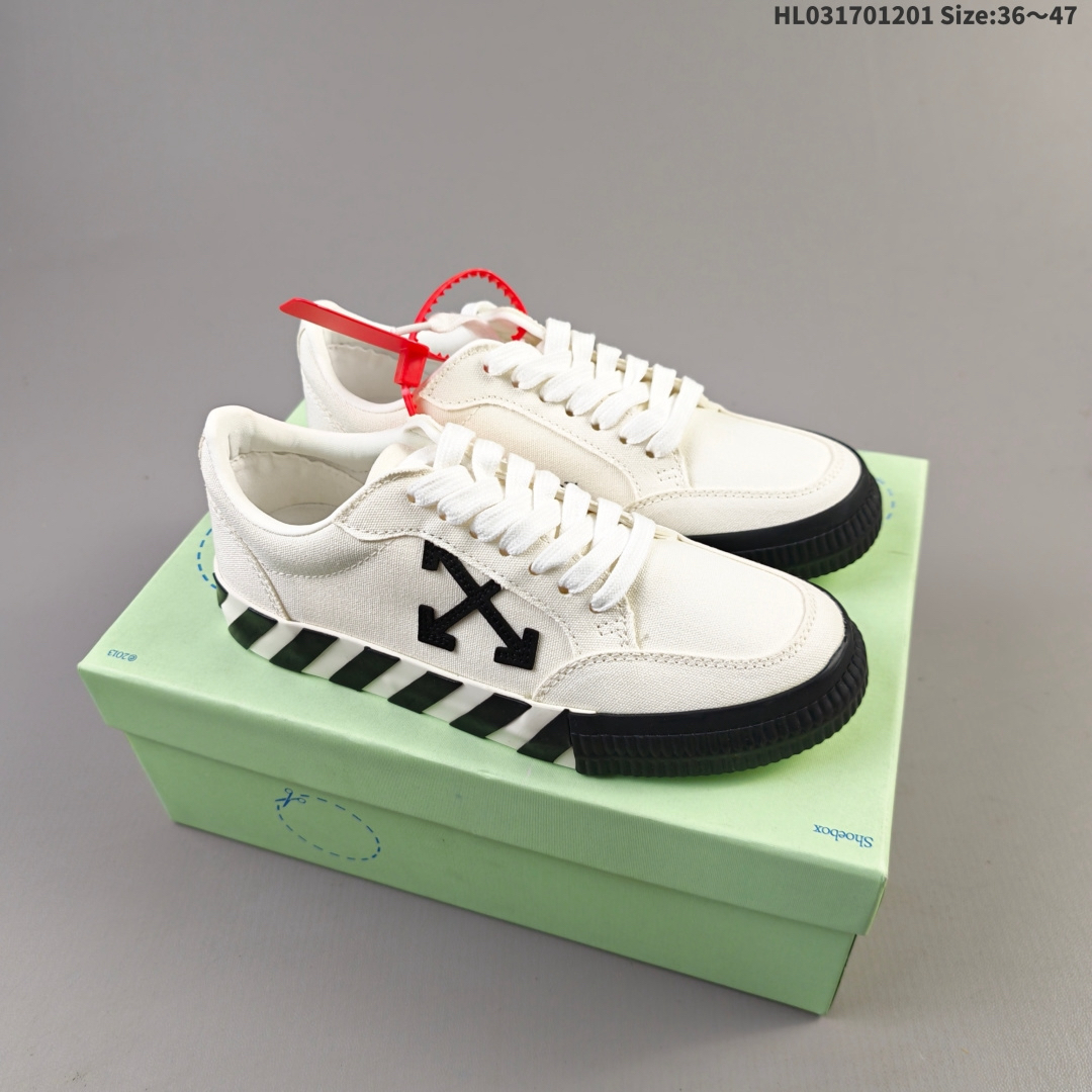 Off-White Vulcanized Low Top Sneakers Black