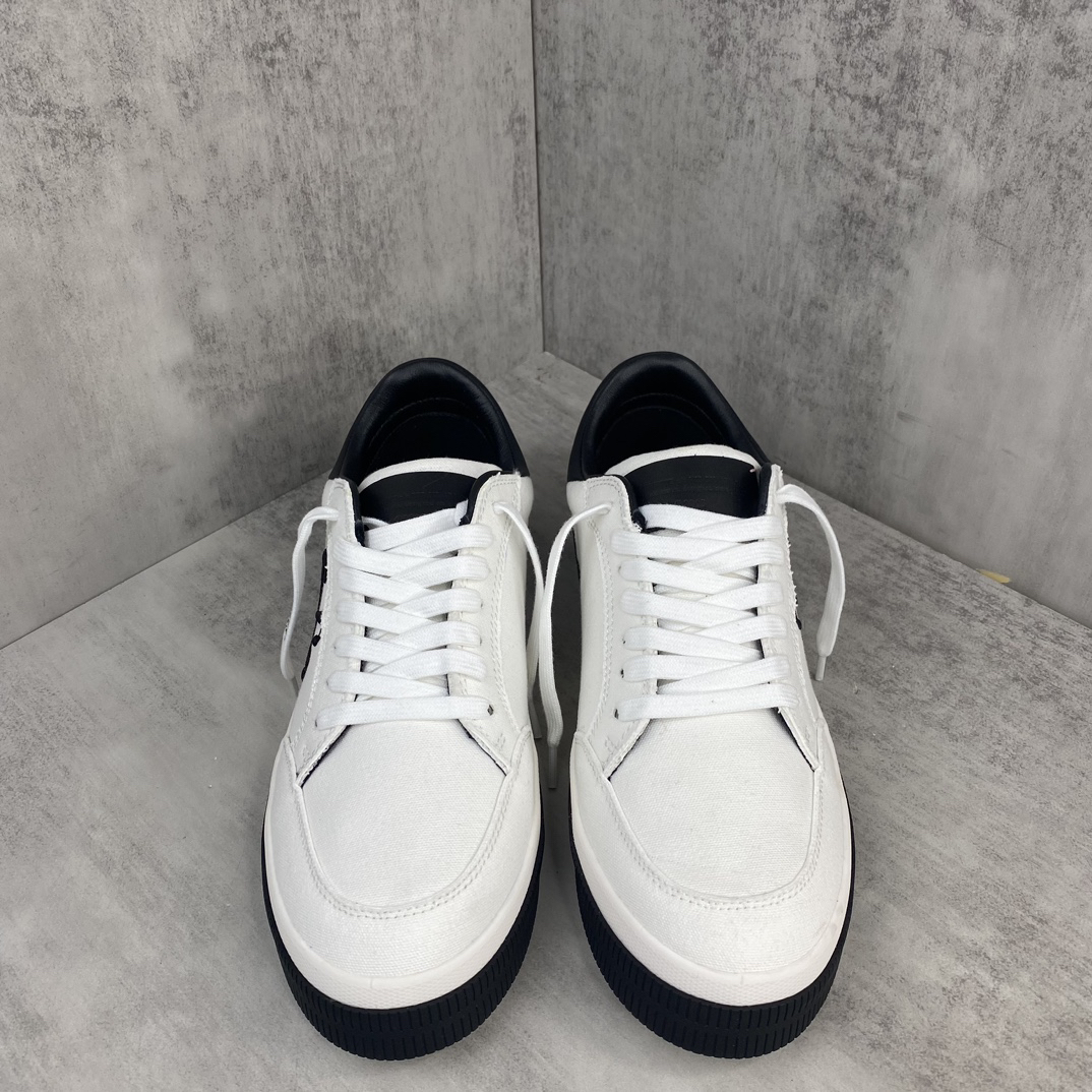 Off-White Low Vulcanized Canvas Sneakers White/Black