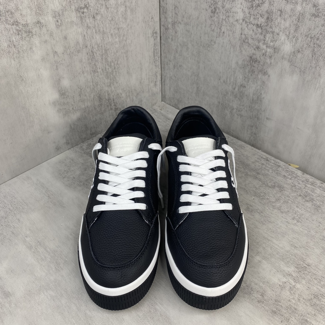 Off-White Low Vulcanized Sneakers Black