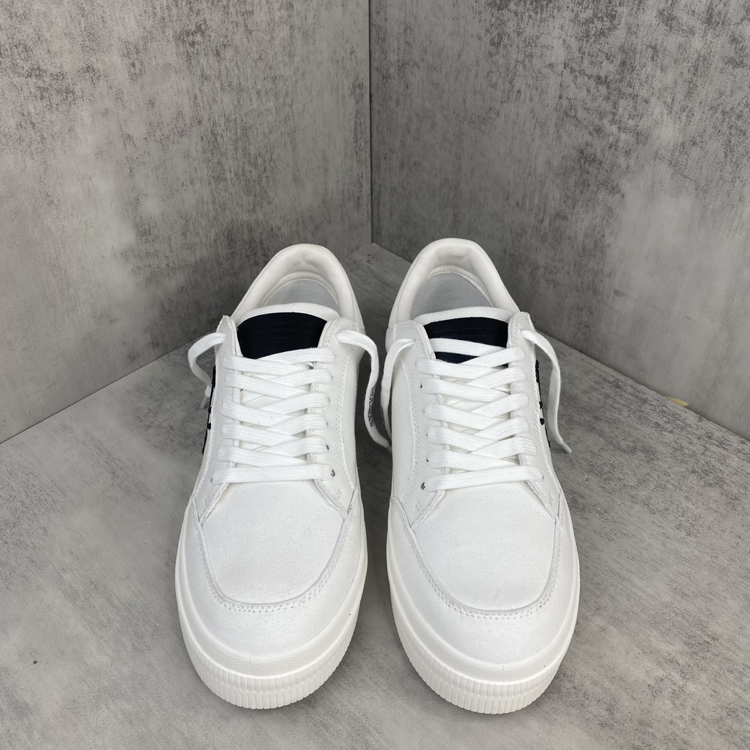 Off-White Low Vulcanized Canvas Sneaker White