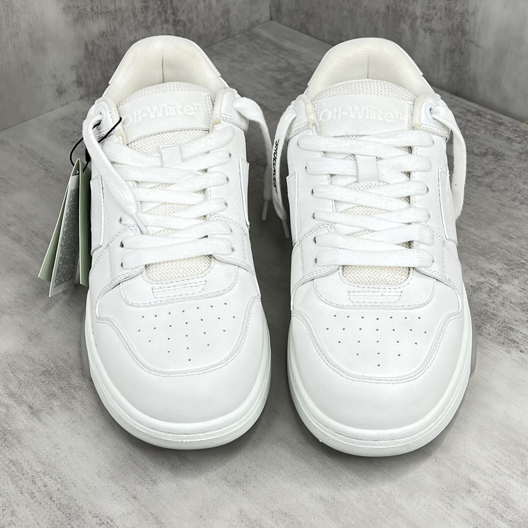 Off-White Low-Top Sneakers White