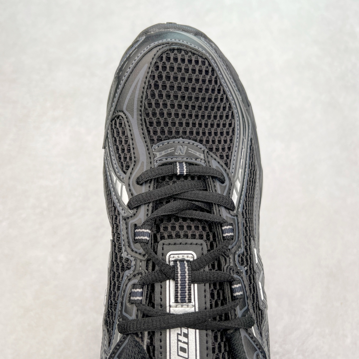 New Balance MR740 Retro Runners Black