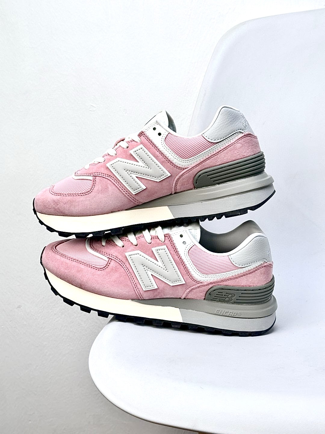 New Balance 574 Retro Sneakers Pink