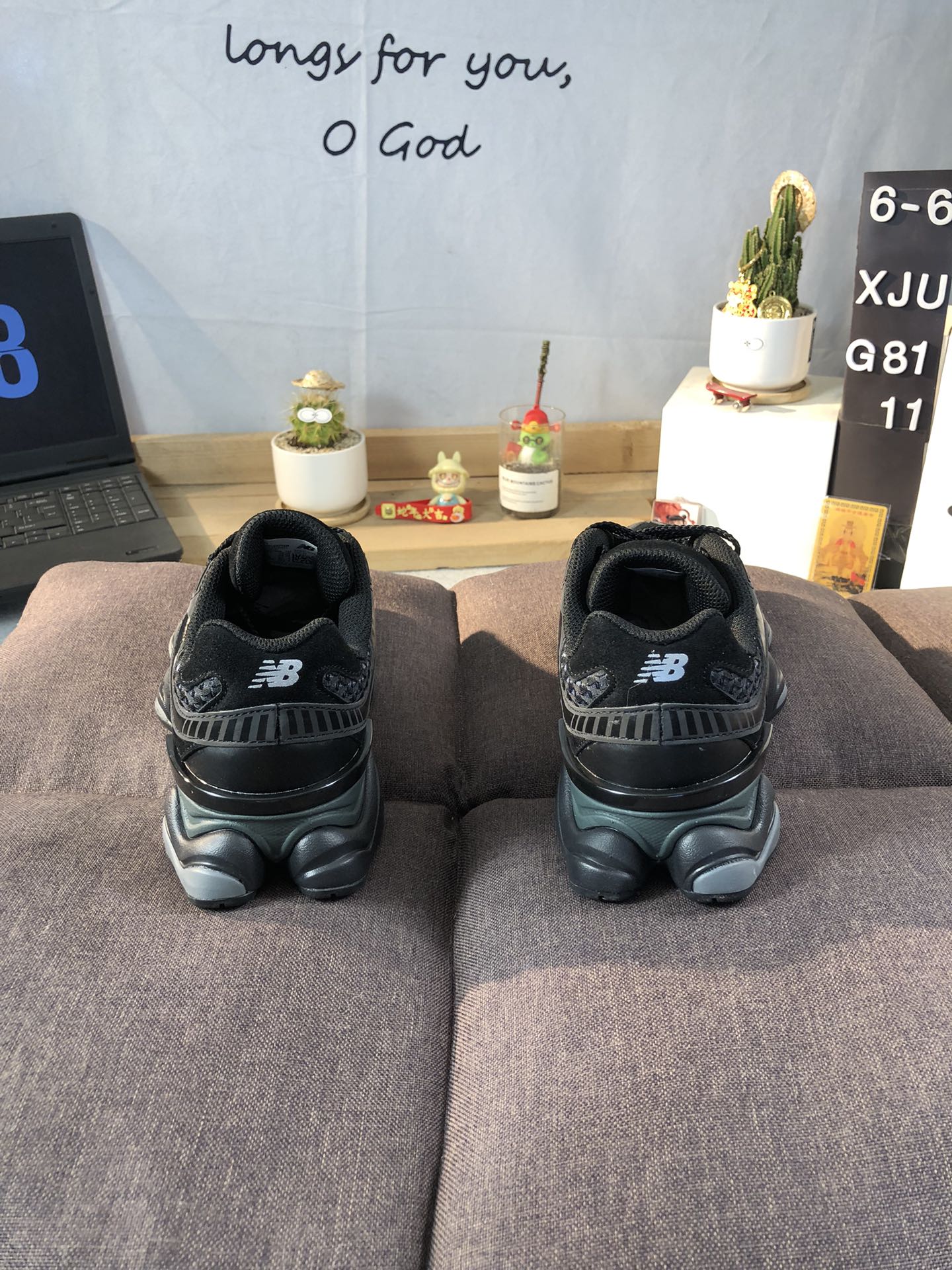 New Balance 9060 Dad Sneakers Black