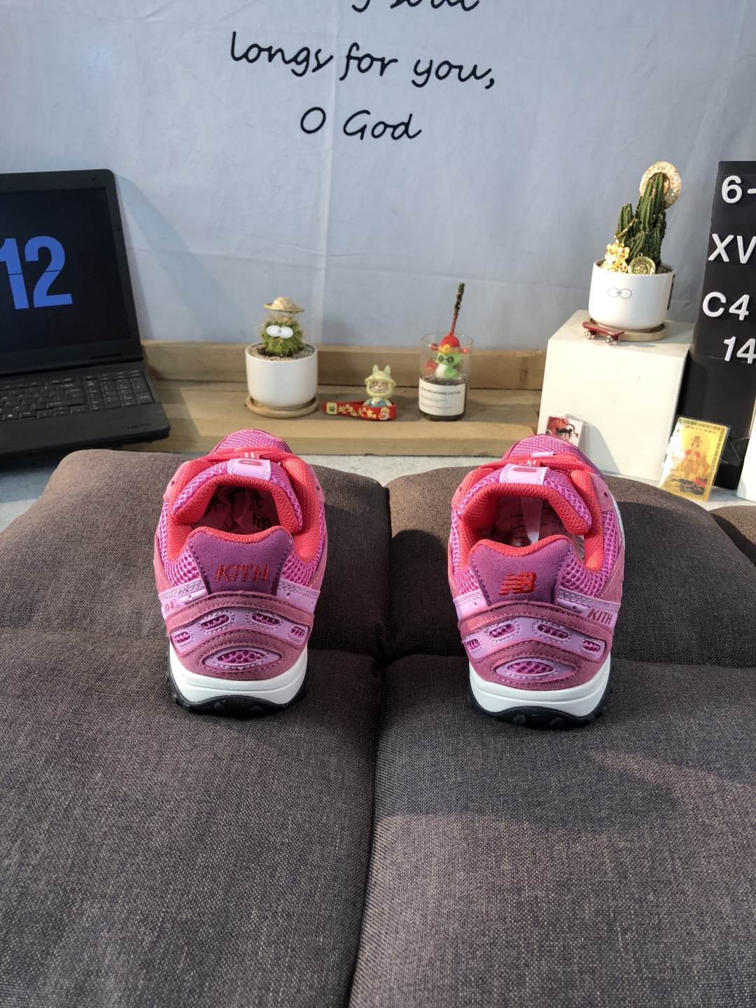 New Balance 204 Retro Runner Pink