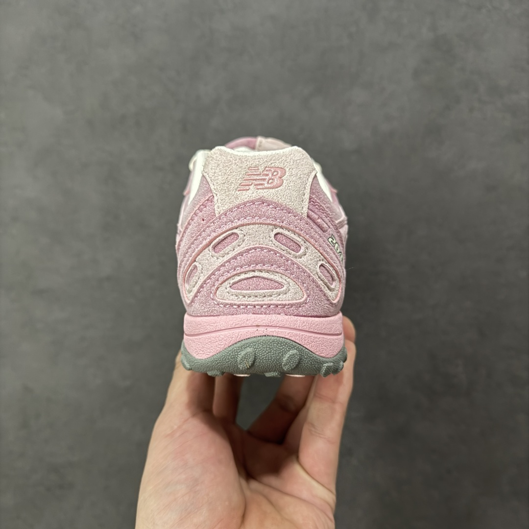 New Balance 204L Retro Low Sneakers Pink
