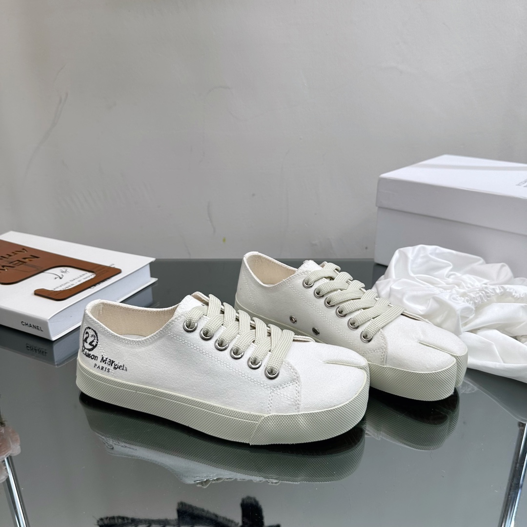 Maison Margiela MM6 Tabi Canvas Sneakers White