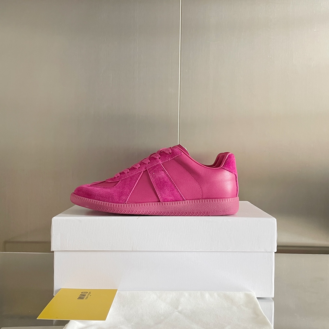 MM6 Maison Margiela T-Toe Trainers Pink