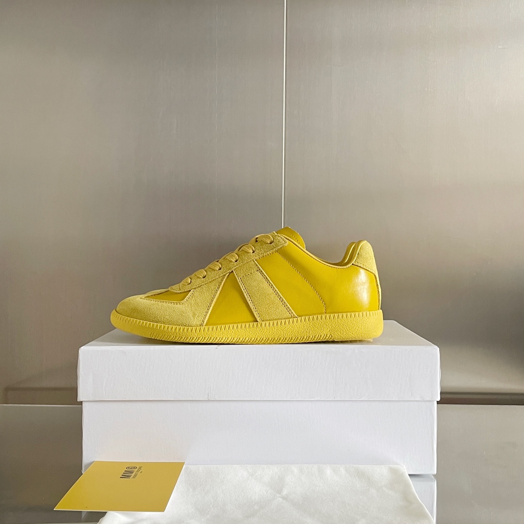 MM6 Maison Margiela T-Toe Trainer Sneakers Yellow