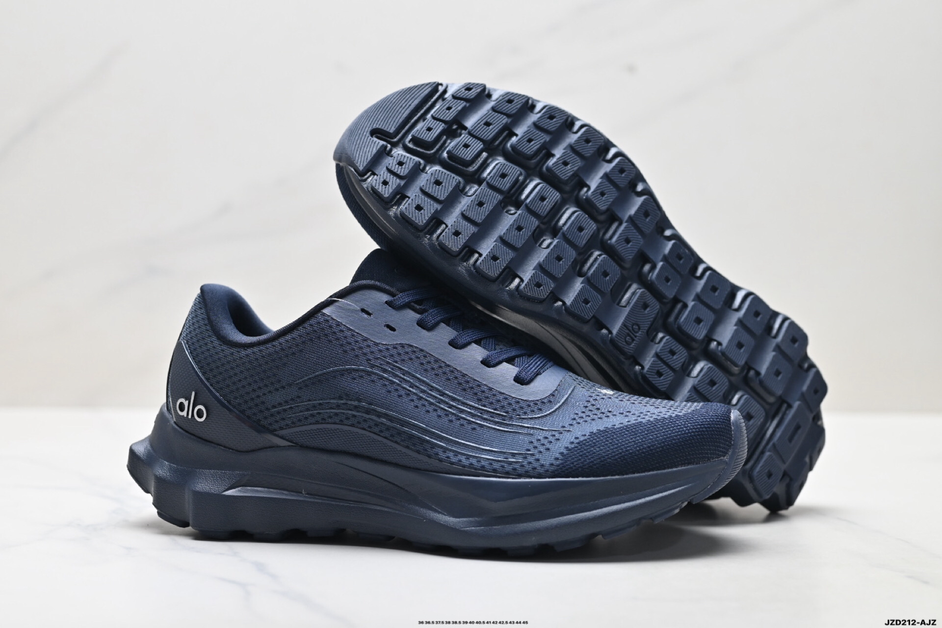 Alo Yoga Alo Runner Mesh Sneakers Navy