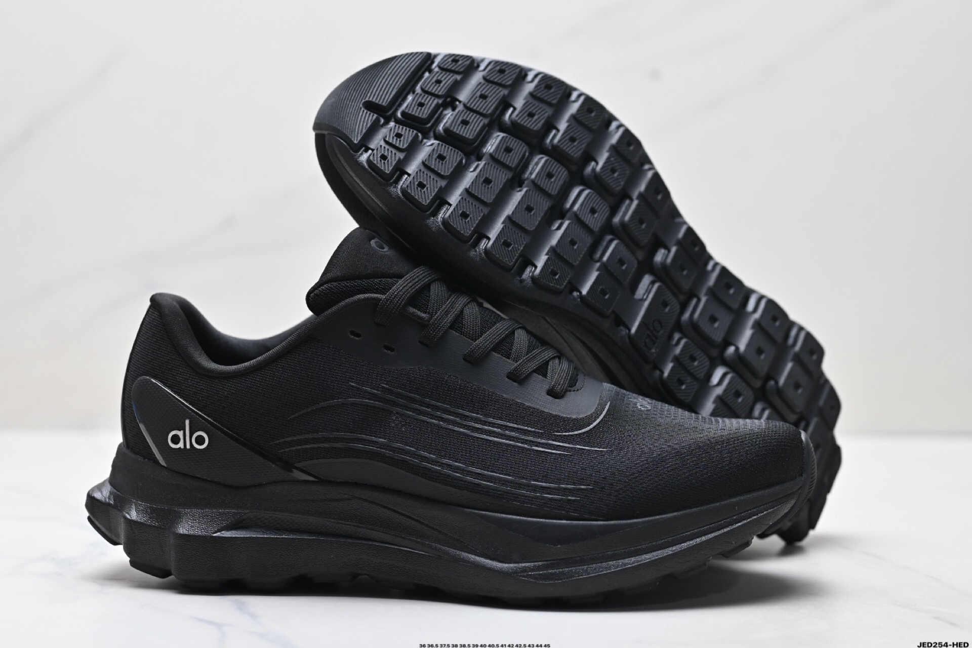 Alo Yoga Runner Low-Top Shoes Black