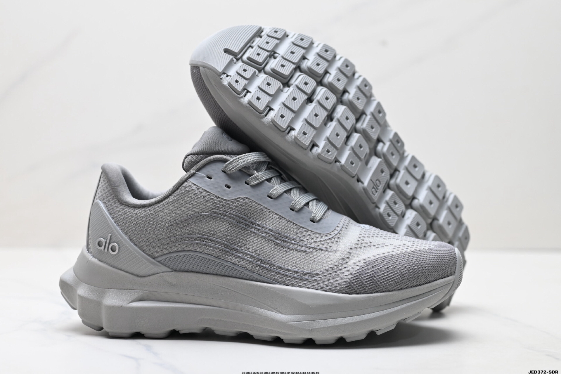 Alo Yoga Alo Runner Mesh Sneakers Gray