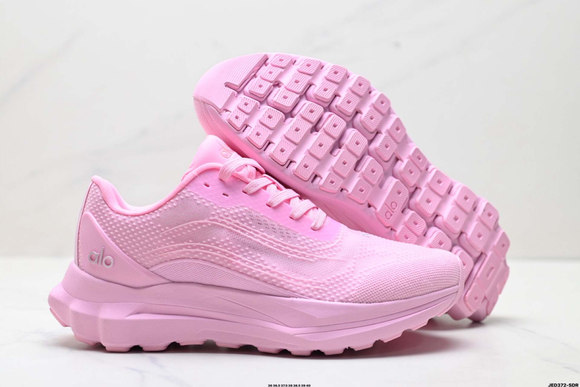 Alo Yoga Alo Runner Breathable Cushioned Sneakers Pink