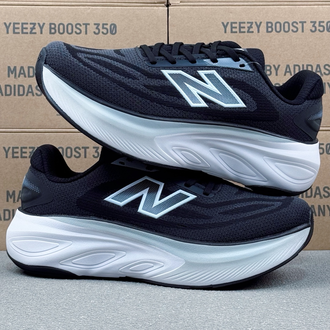 New Balance FuelCell Runner Sneakers Black/White