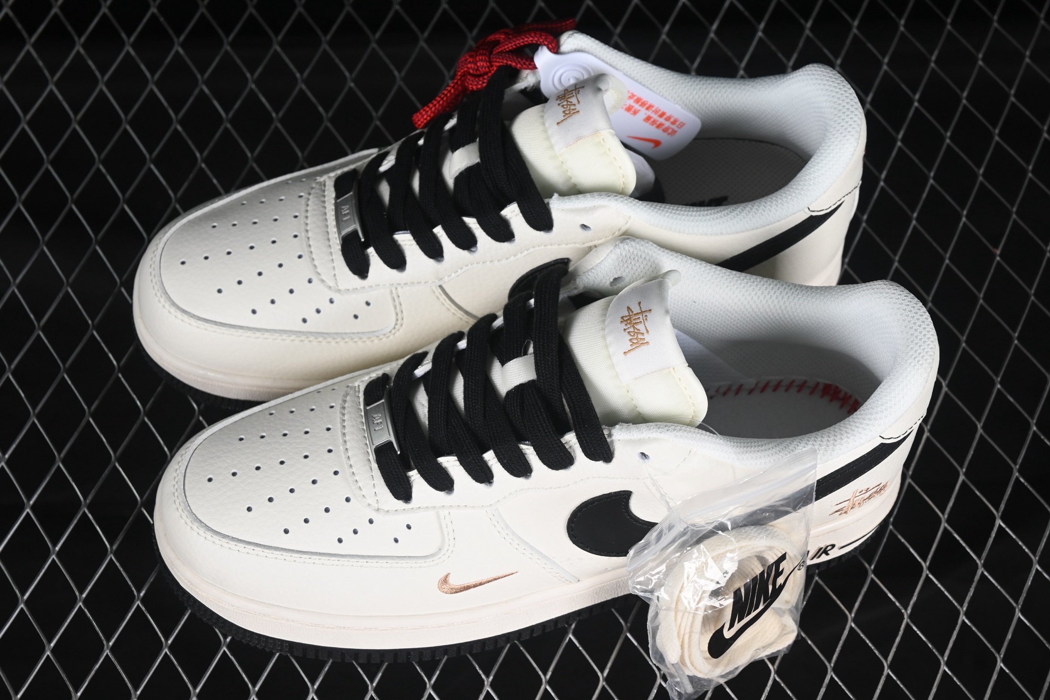 Nike Air Force 1 '07 Stussy Low Sneakers White/Black/Rose Gold