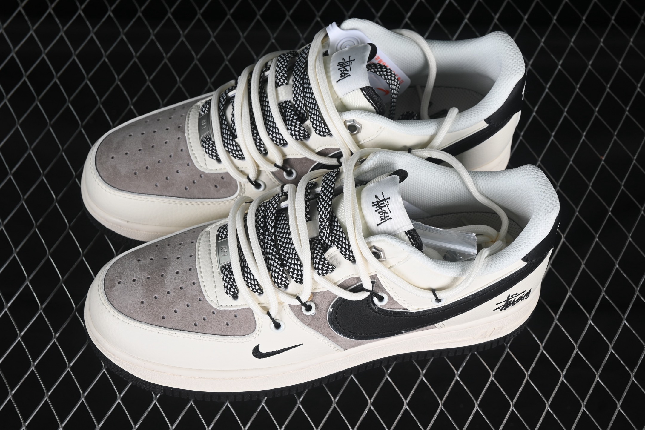 Nike Air Force 1 Low x Stussy Sneakers Beige/Black/Gray