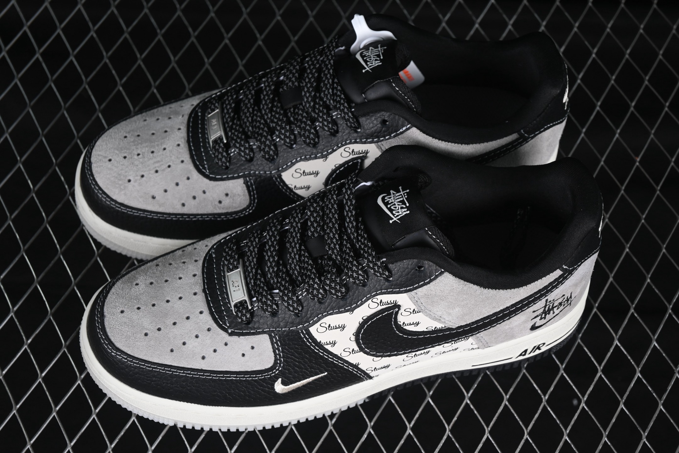 Nike Air Force 1 '07 Low x Stussy Sneakers Black/Grey