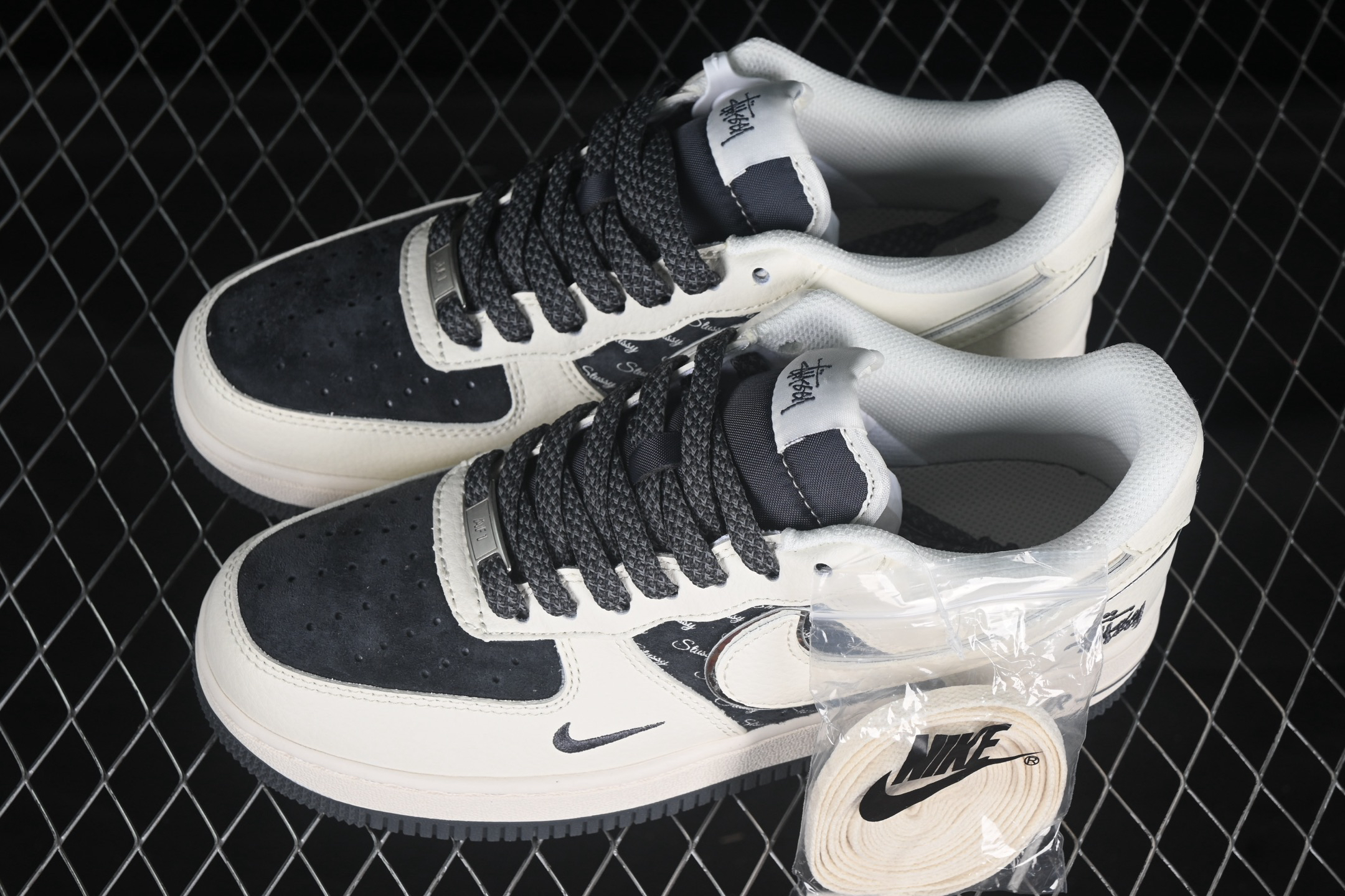 Nike x Stussy Air Force 1 '07 Low Sneakers Beige/Dark Gray