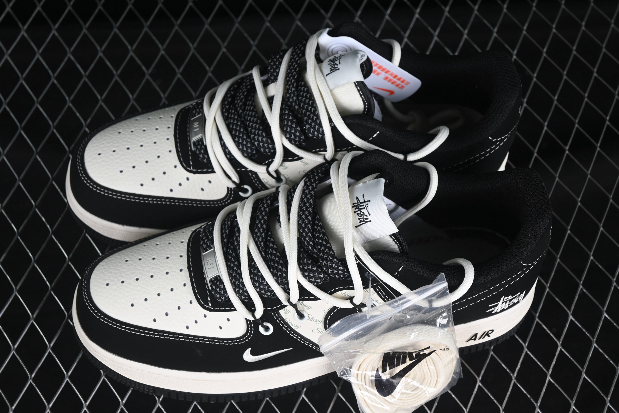 Nike Air Force 1 '07 x Stussy Low Sneakers Black/White