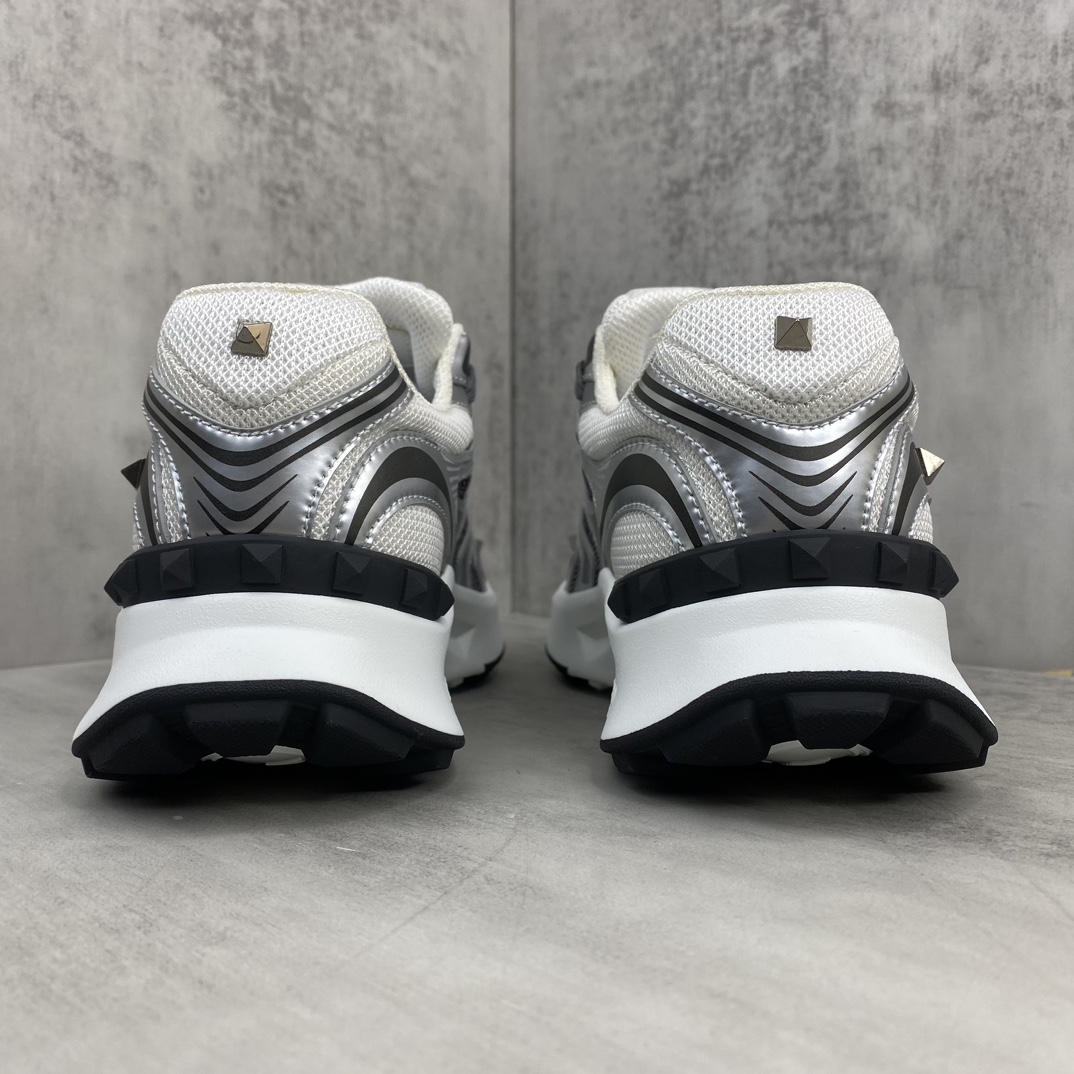 Valentino Garavani Totaloop V Sneakers Silver