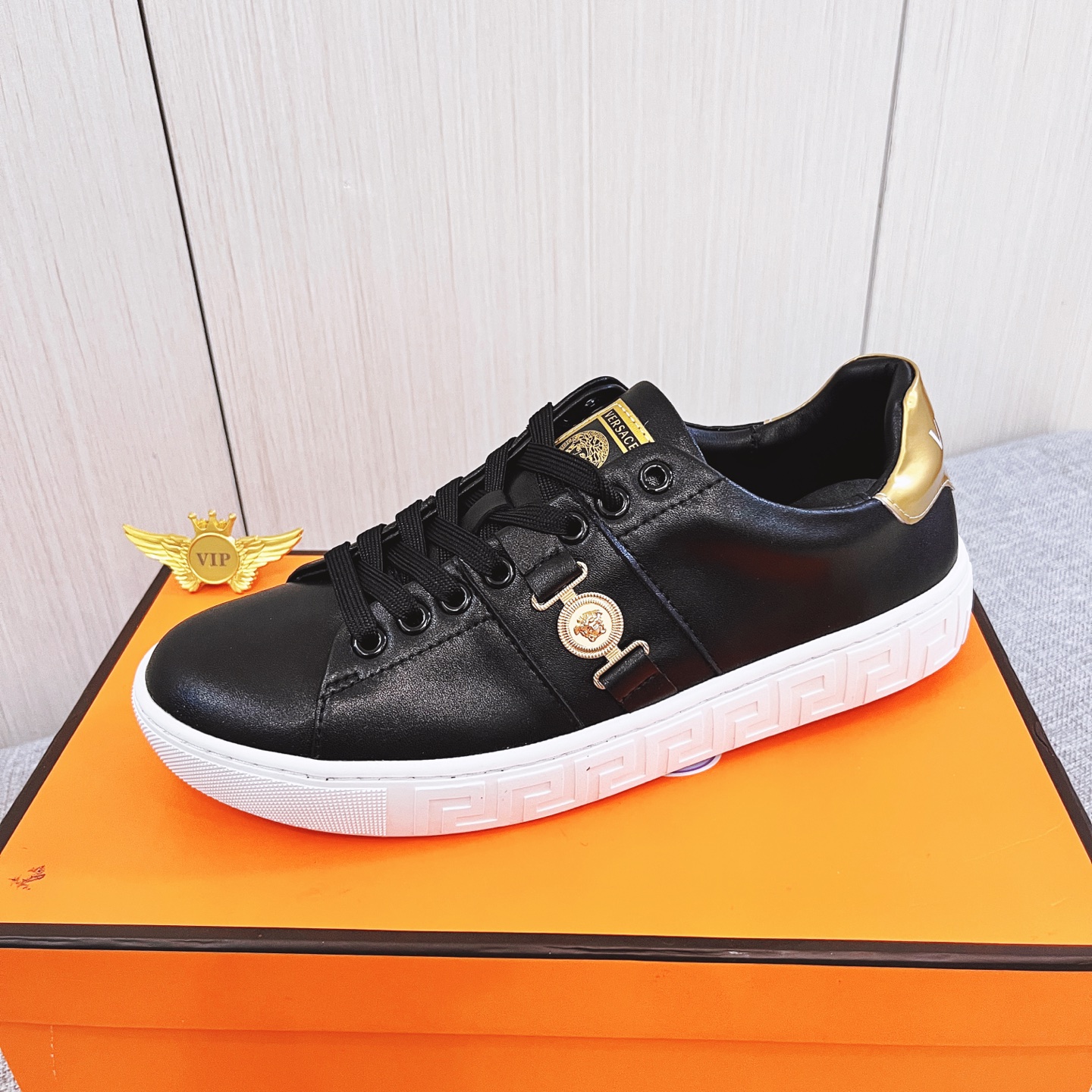 Versace Leather Low-Top Sneakers Black/Gold