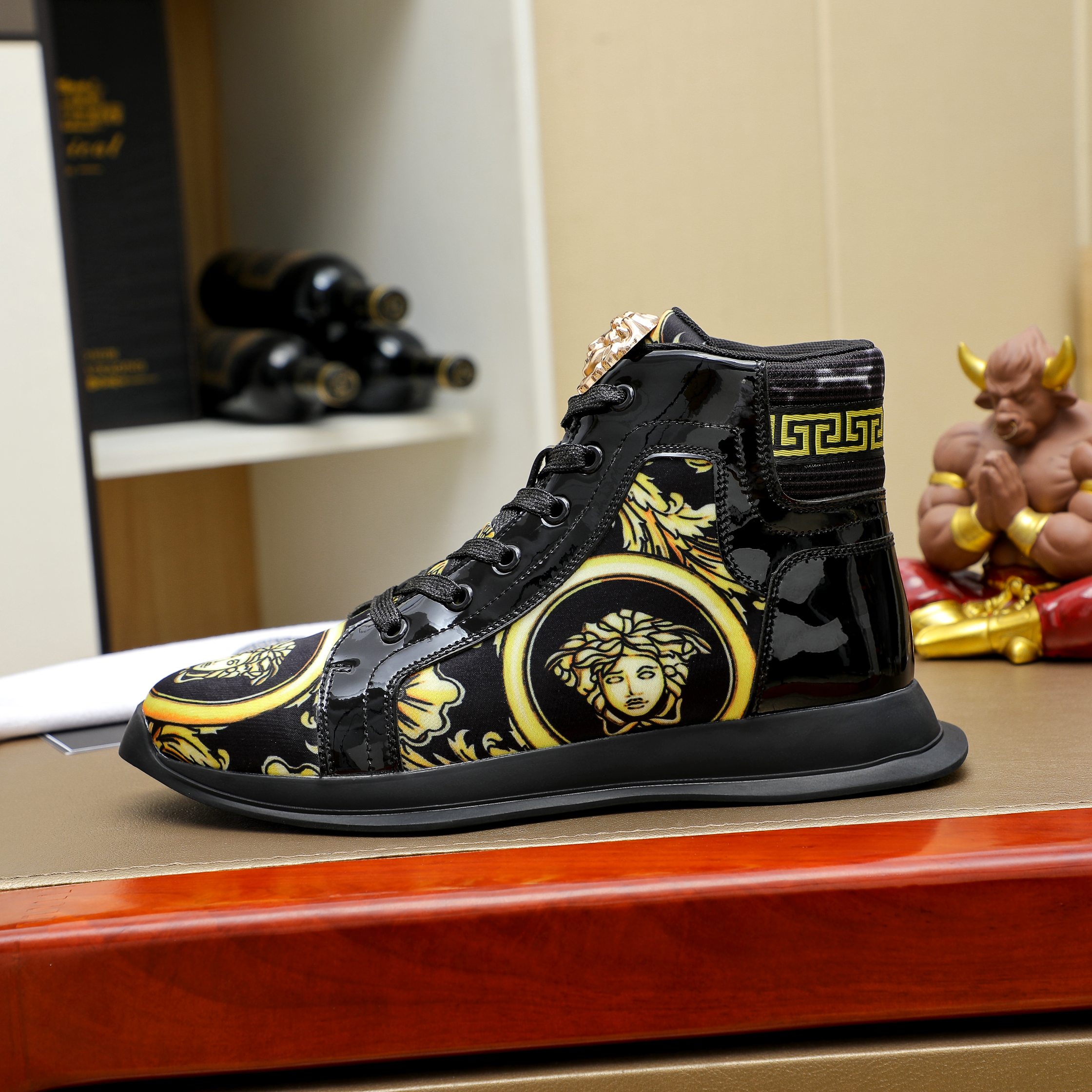 Versace Medusa High-Top Sneakers Black/Gold