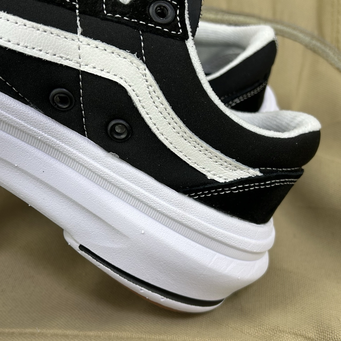 Vans Old Skool Overt ComfyCush Low-Top Skate Shoes Black/White