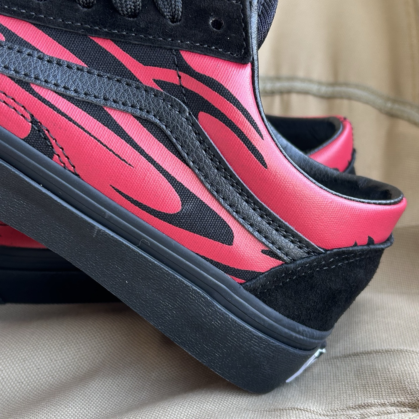 Vans Old Skool Flame Low-Top Skate Shoes Black/Red
