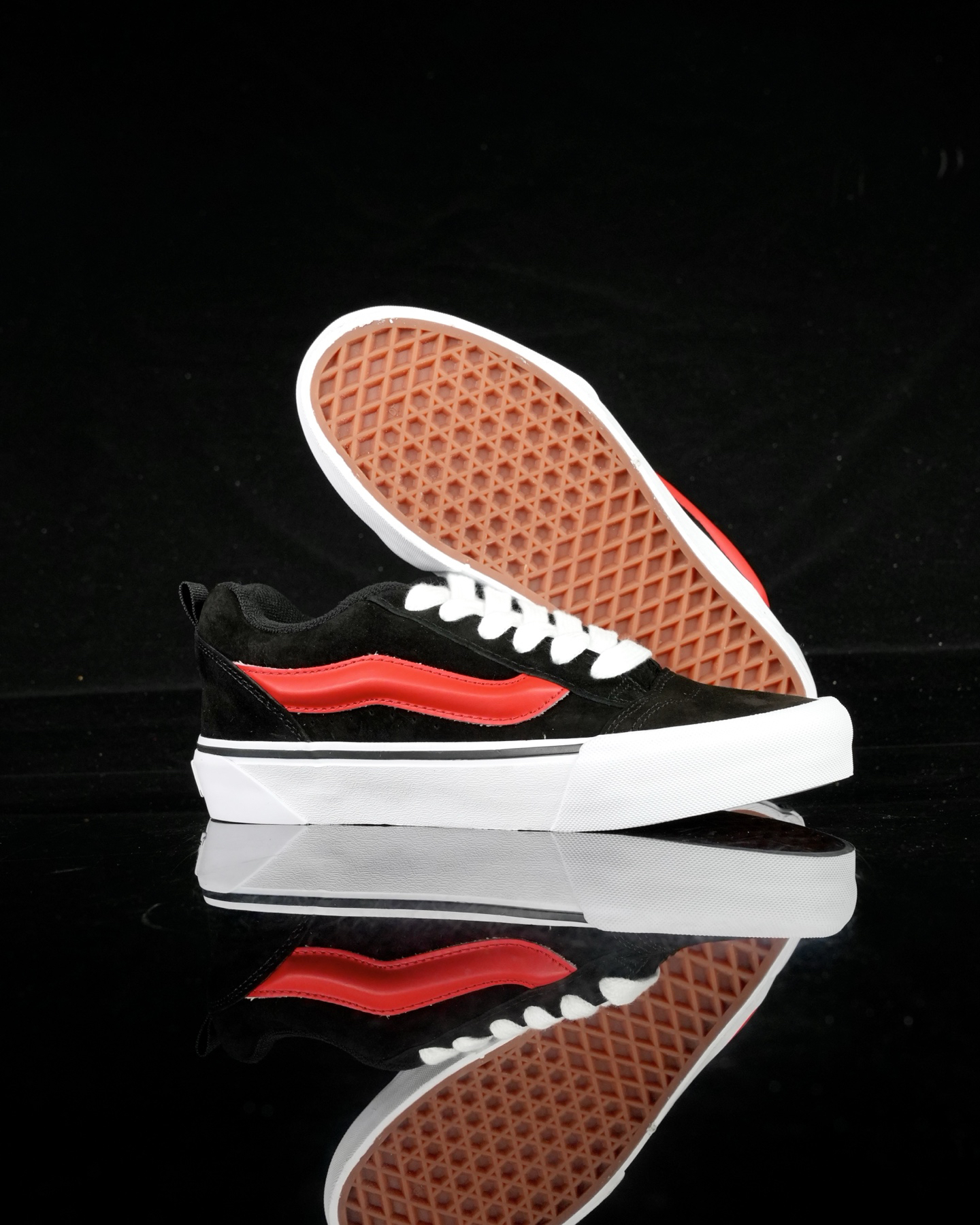 Vans Knu Skool Chunky Skate Sneakers Black/Red