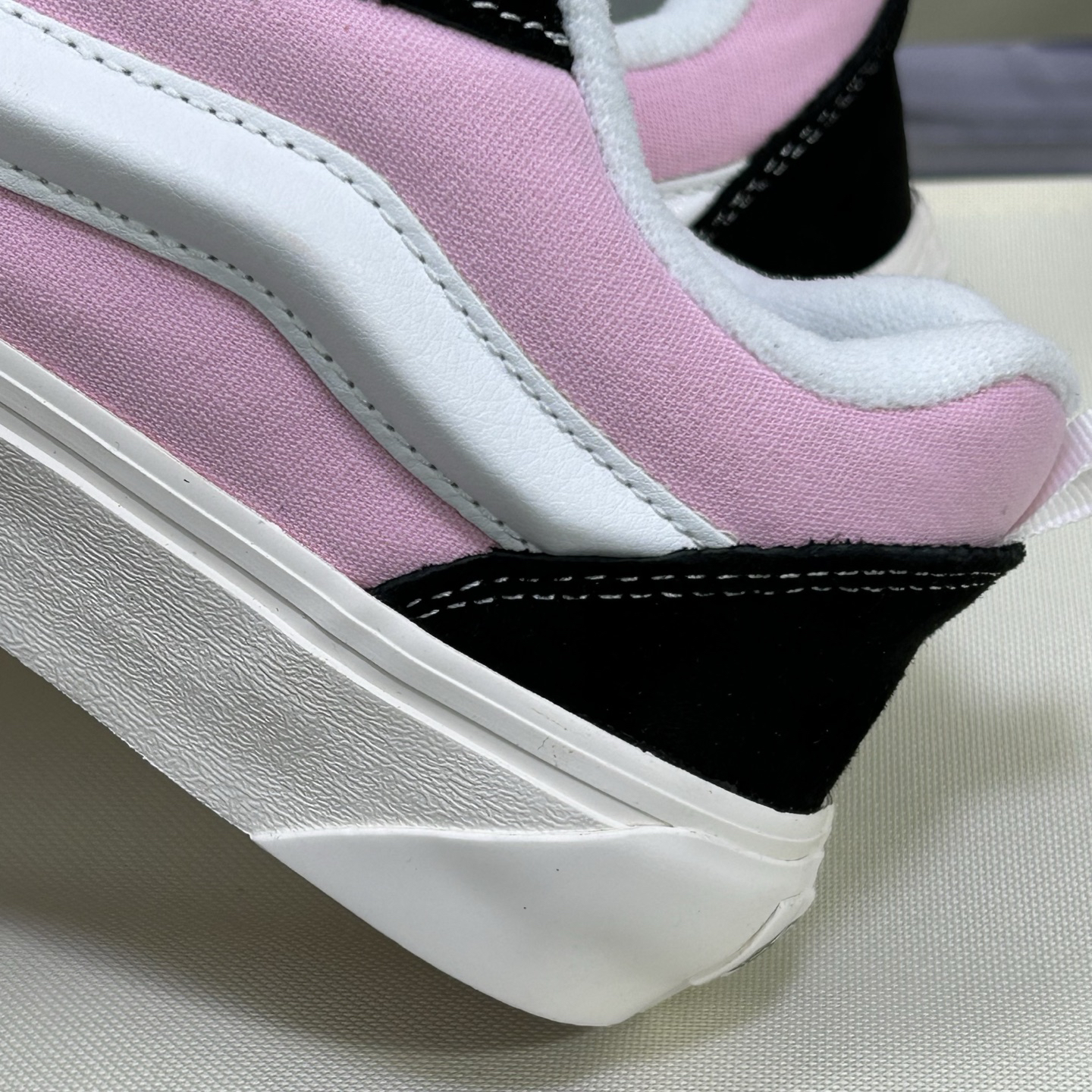 Vans Knu Skool Low-Top Skate Shoes Pink/Black/White
