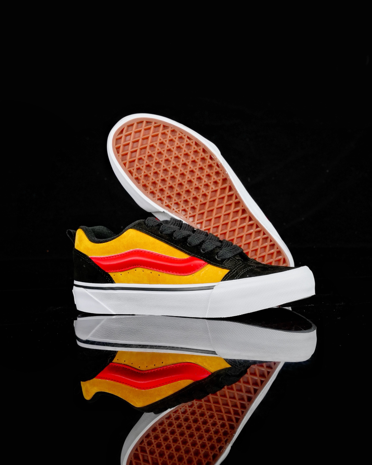 Vans Knu Skool Suede Skate Shoes Black/Yellow/Red