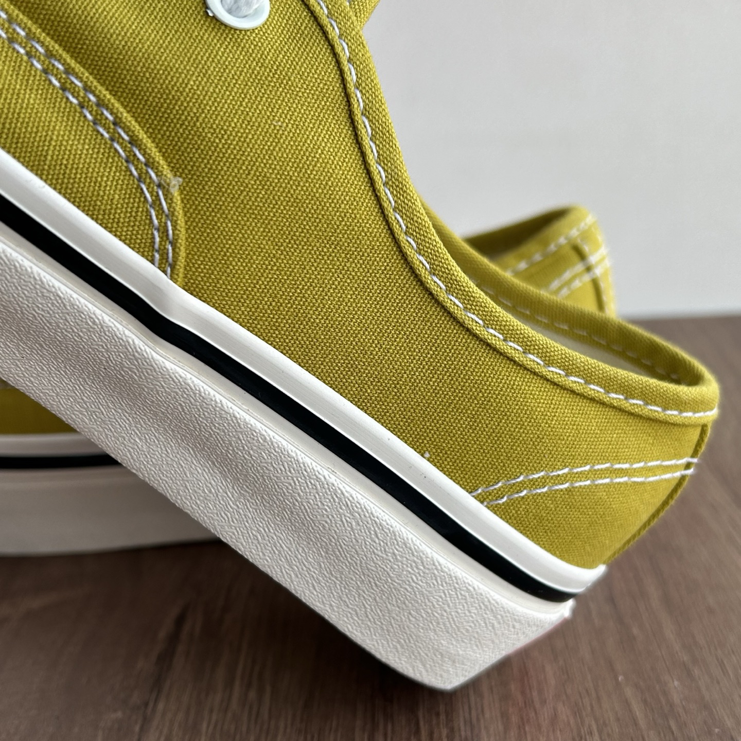 Vans Authentic 44 Dx Low-Top Skate Shoes Mustard Yellow