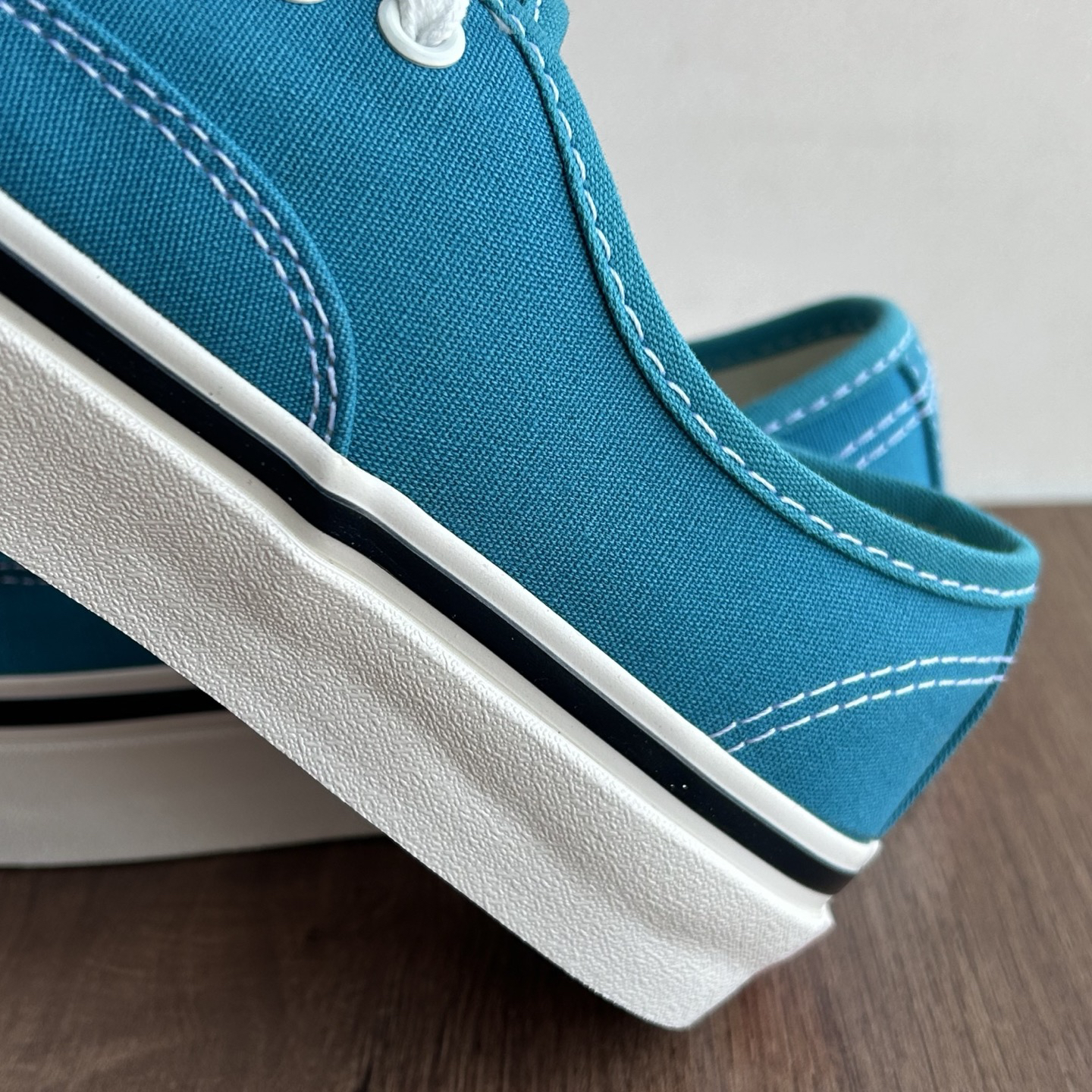 Vans Authentic 44 DX Low-Top Skate Shoes Teal Blue