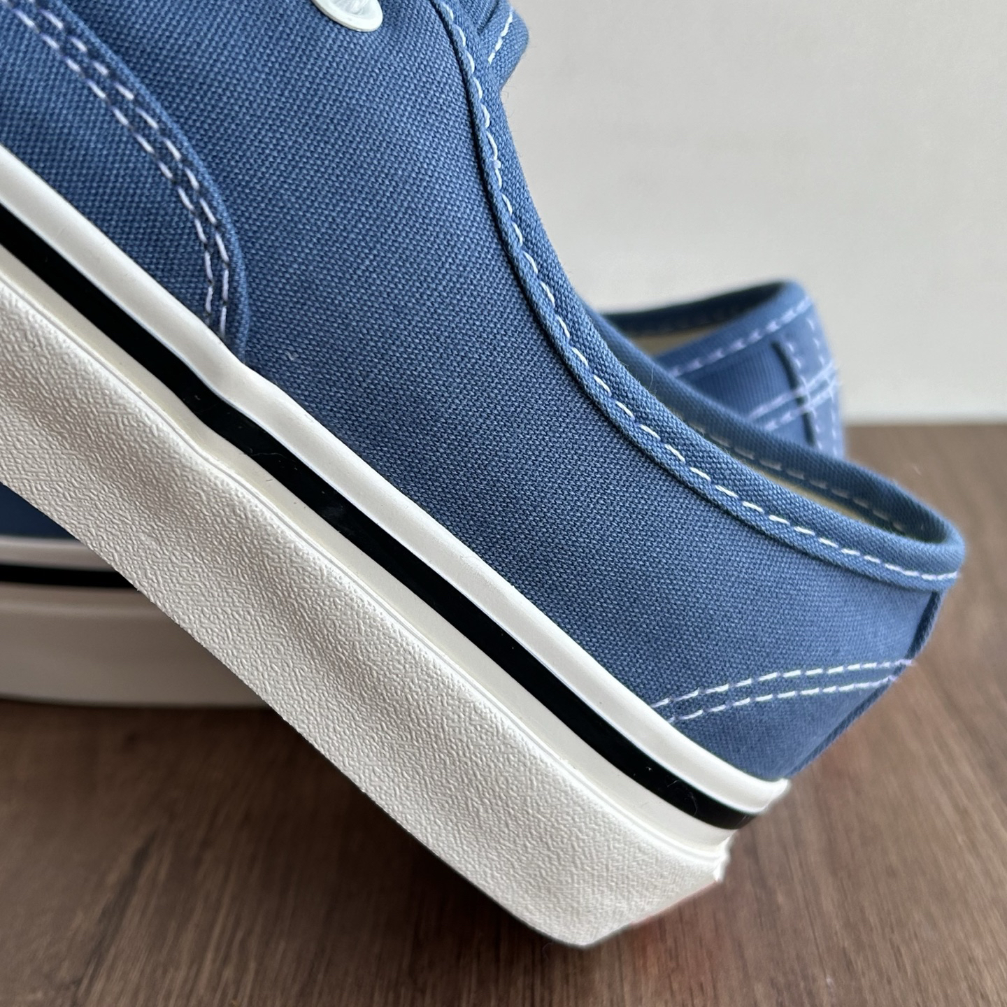 Vans Authentic 44 DX Low-Top Skate Shoes Navy Blue