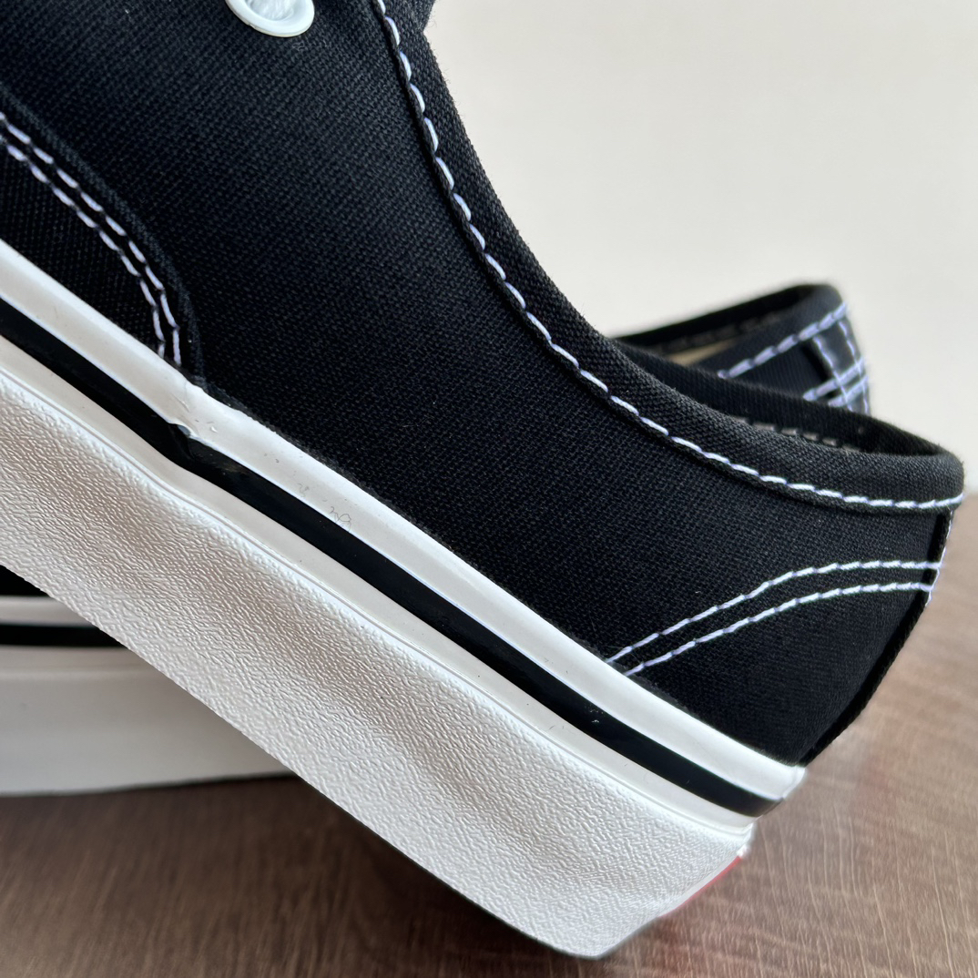 Vans Authentic 44 DX Low Skate Shoes Black
