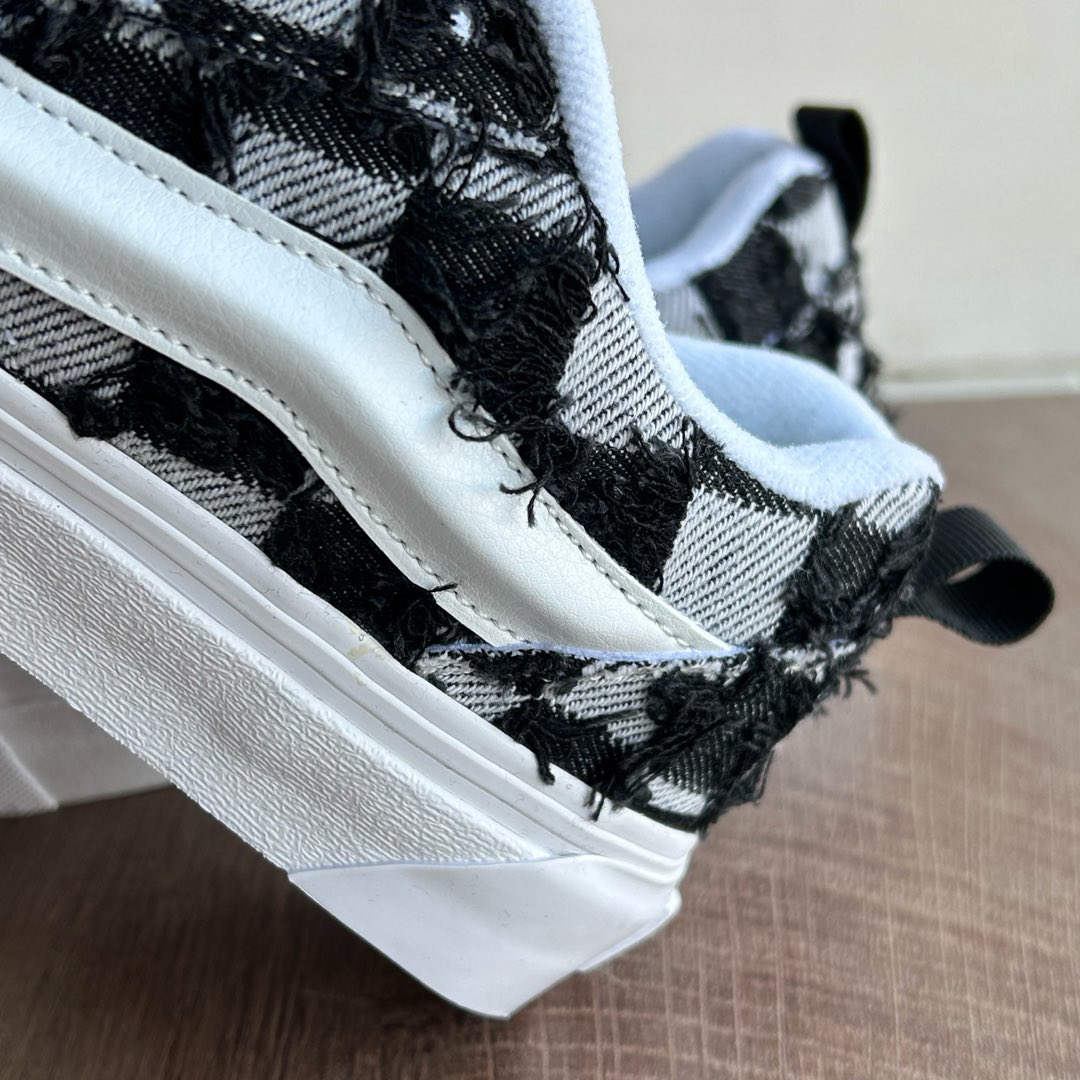 Vans Knu Skool Low Skate Shoes Black/White