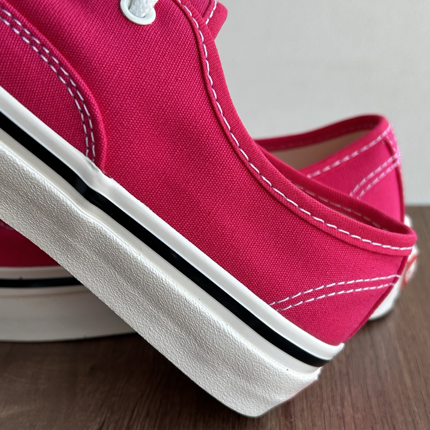 Vans Authentic 44 DX Low-Top Skate Shoes Pink