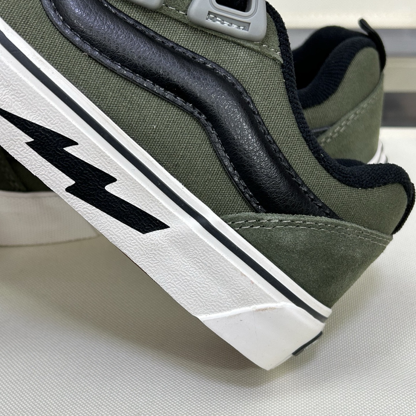 Vans Knu Skool Low-Top Skate Shoes Green