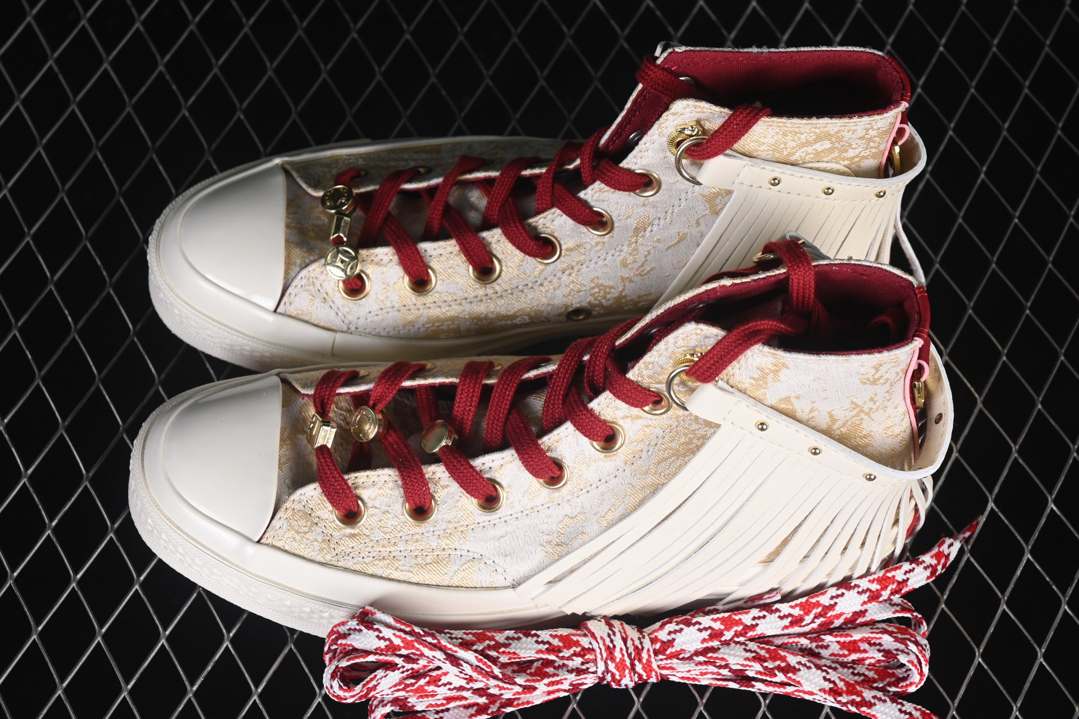 Converse Chuck 70 Stars Court High-Top Sneakers Beige/Red
