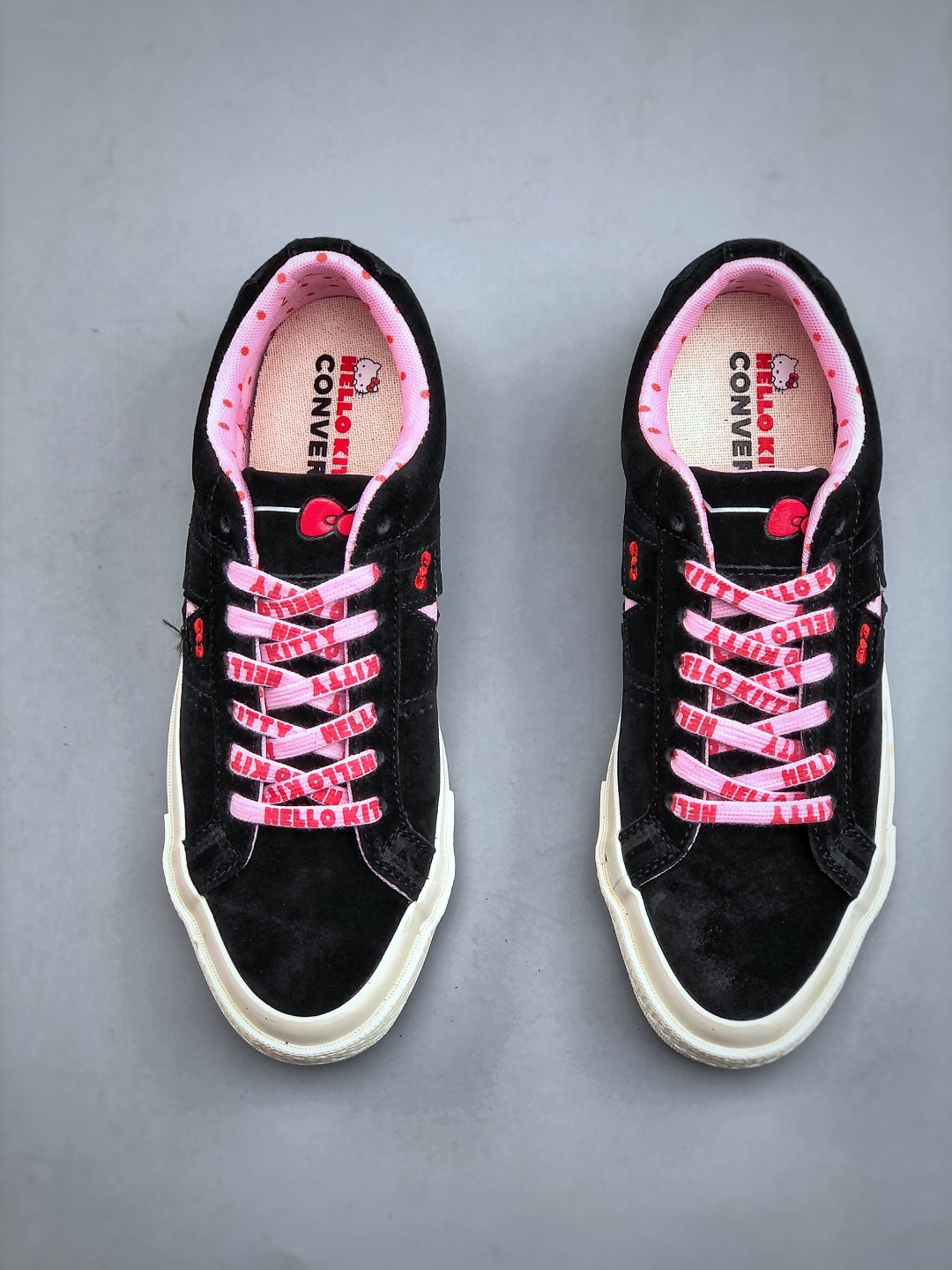 Converse x Hello Kitty One Star Suede Low Sneakers Black/Pink
