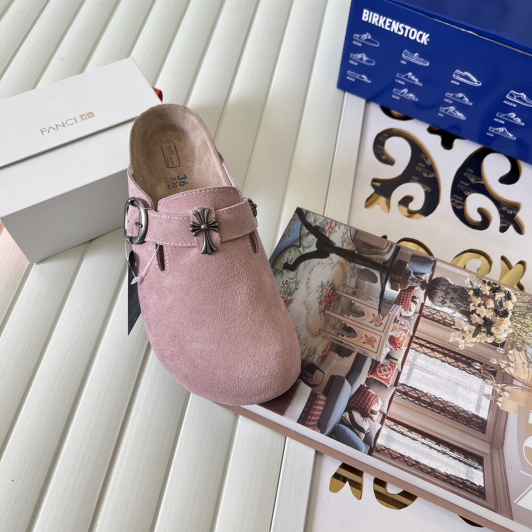 Birkenstock Suede Clogs Pink