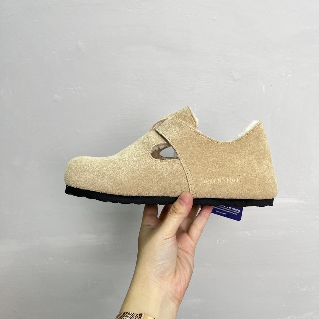 Birkenstock Fleece Lined Clogs Sand