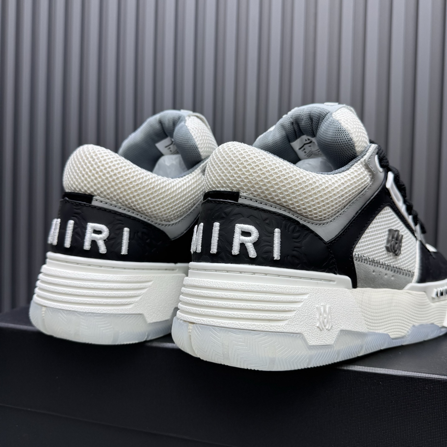 AMIRI Low-Top Sneakers Black/White