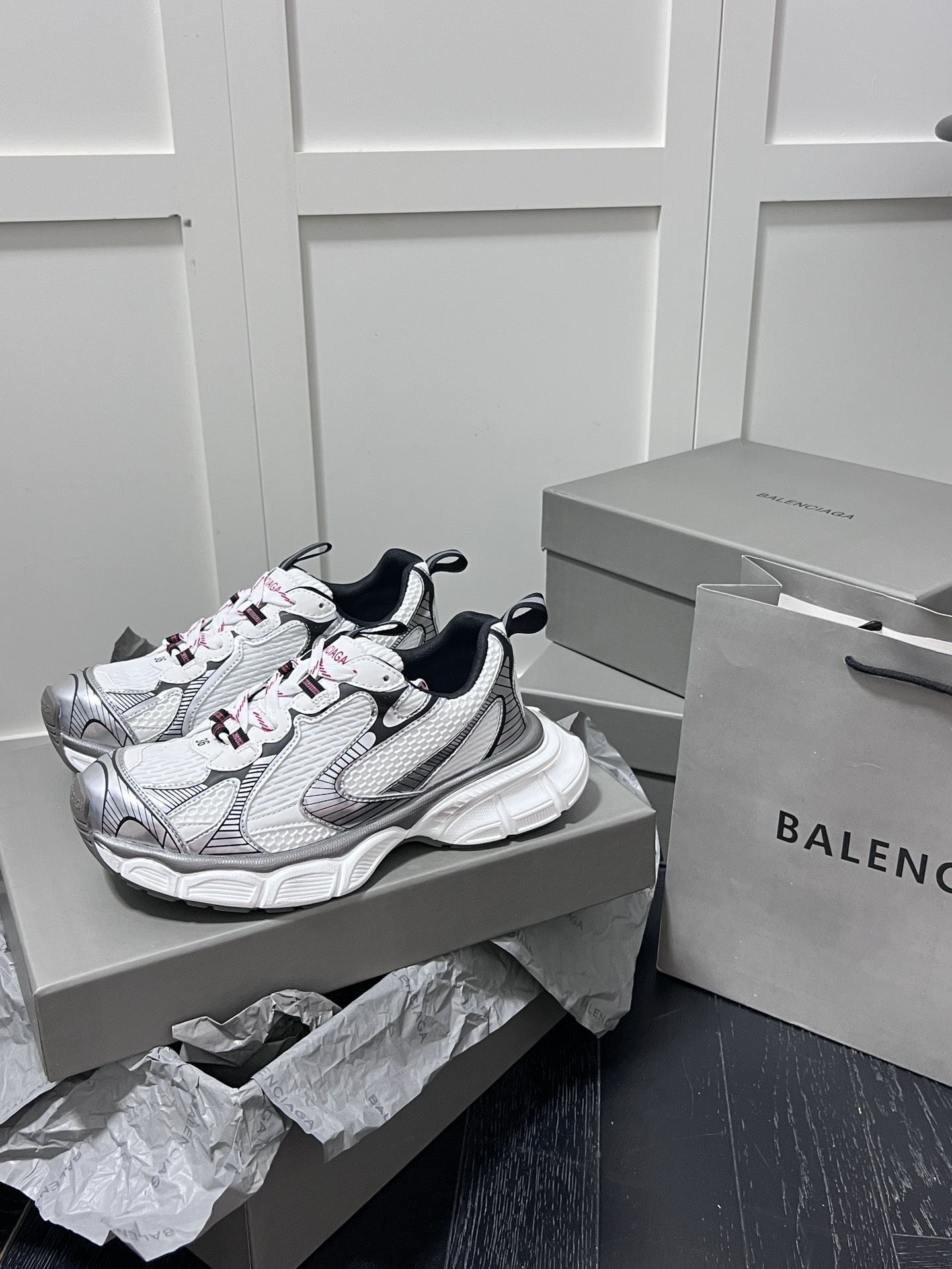 Balenciaga Chunky Dad Sneakers White/Silver