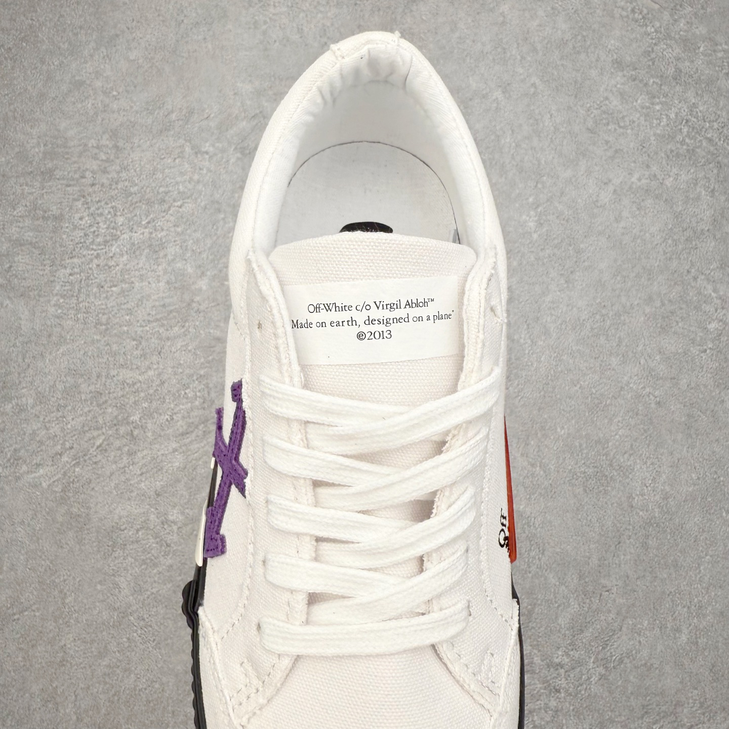 Off-White Low-Top Sneakers White