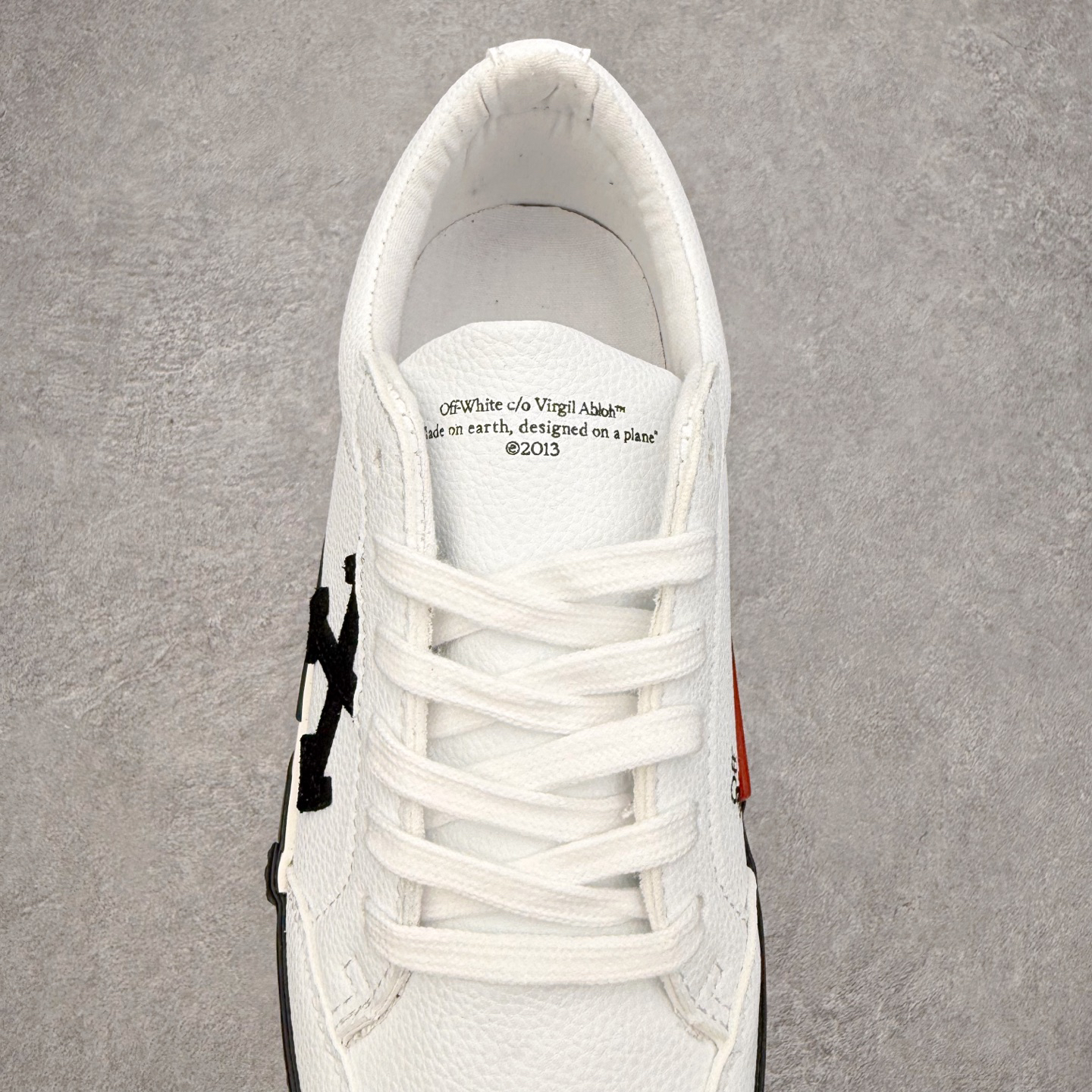 Off-White Low-Top Sneaker White/Black/Red