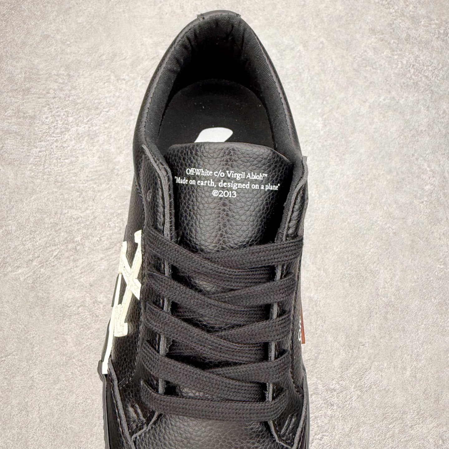 Off-White Low-Top Sneakers Black