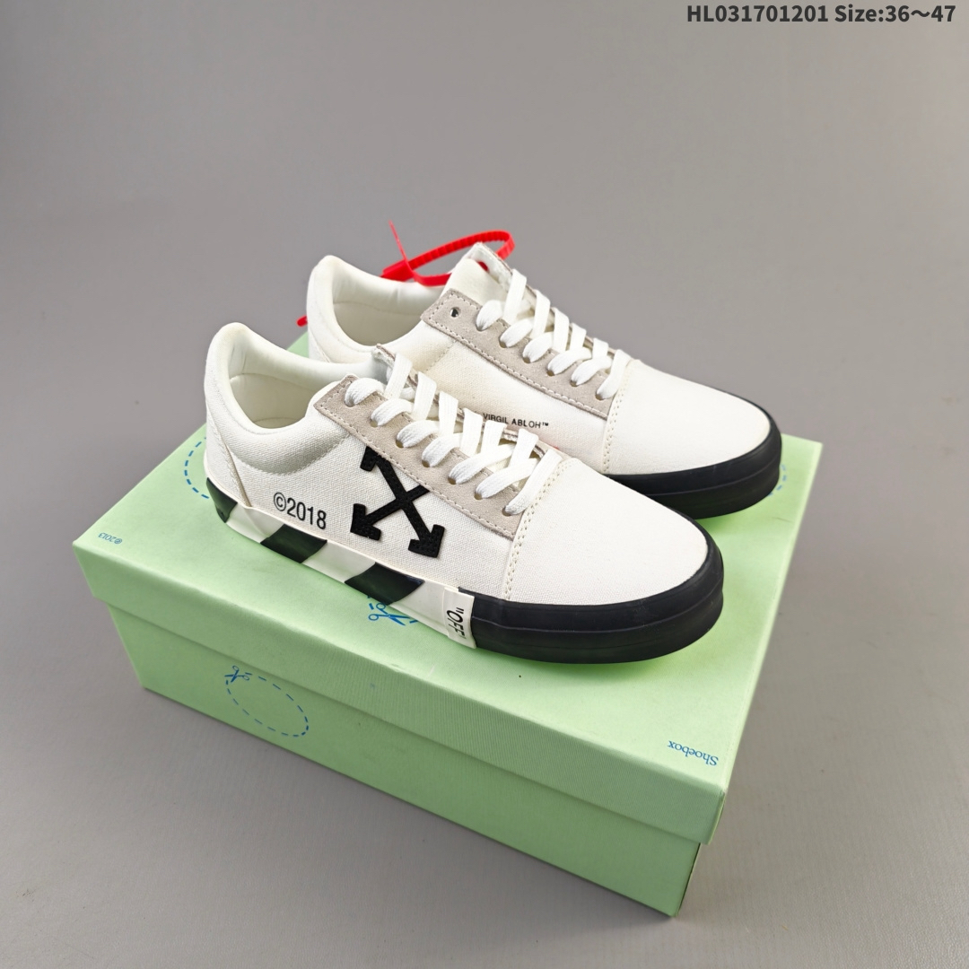 Off-White Vulcanized Low Top Sneakers Black